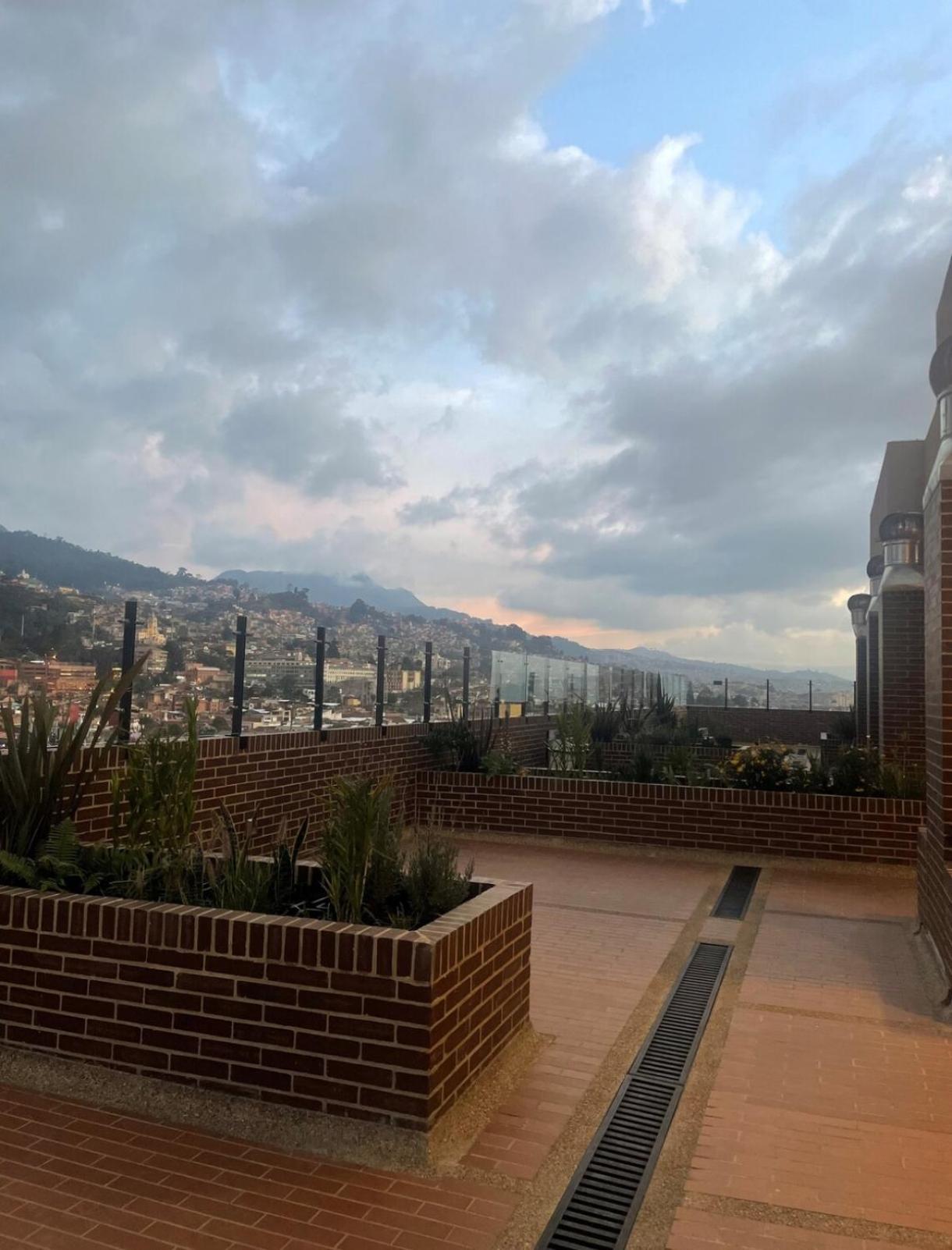 Downtown - Monserrate Views - Centro De - La Candelaria Apartamento *